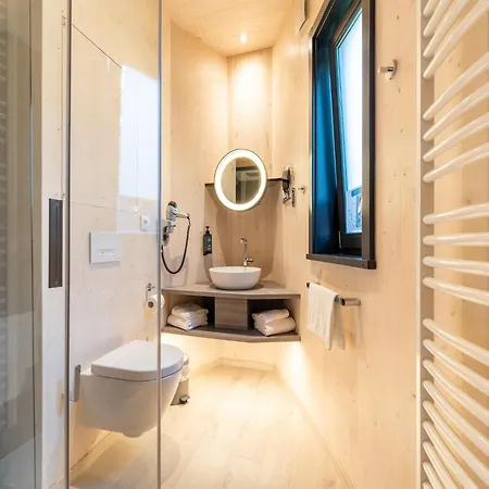 Romantic Nature Escape *