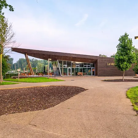 Romantic Nature Escape *